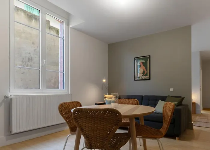 Apartman Desroziers - Design En Centre